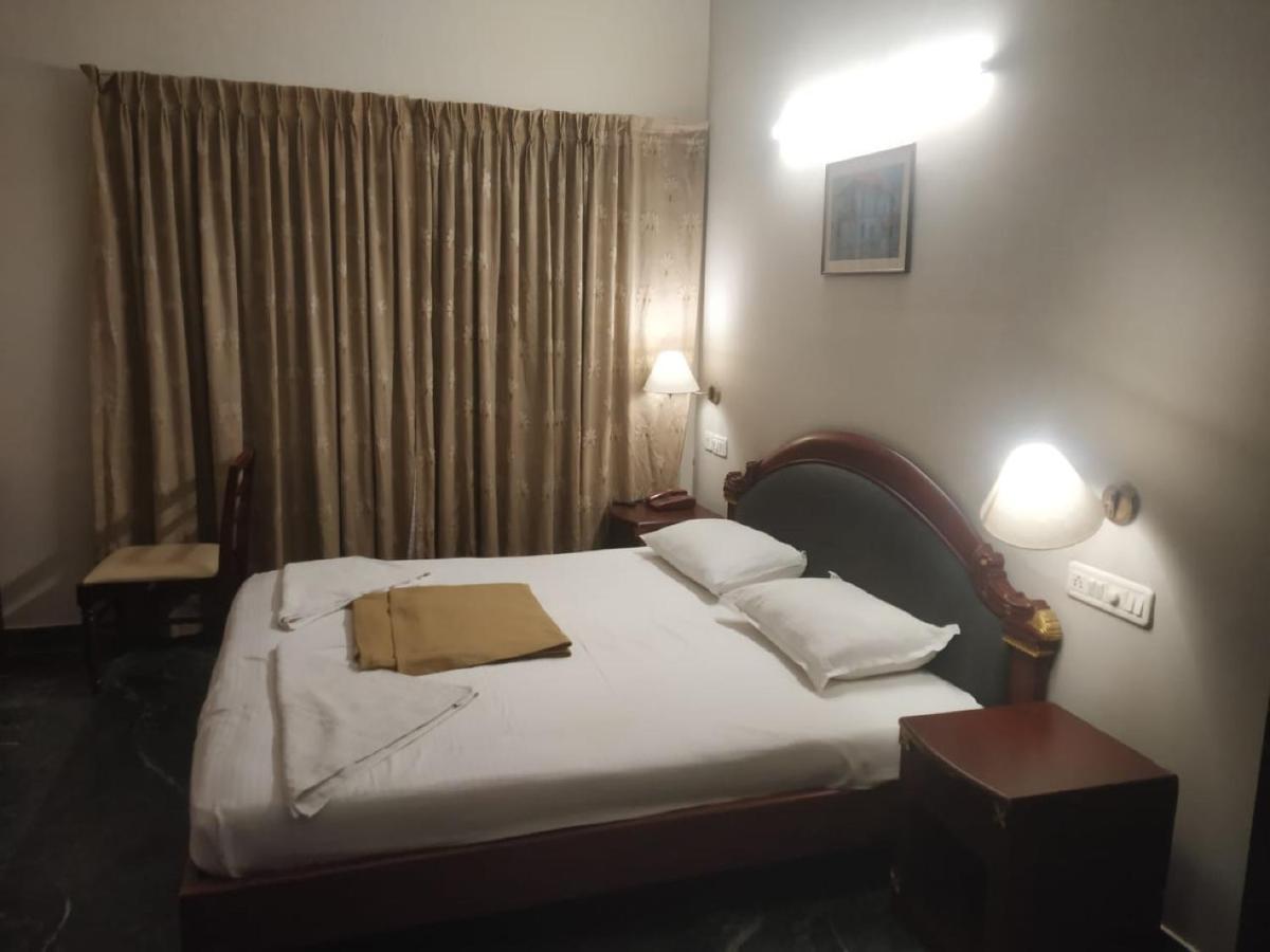 Karthika Residency Apartment Kochi Exterior foto